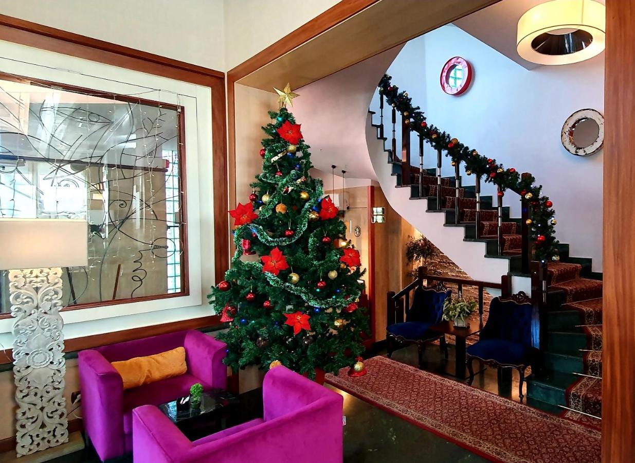 Nov Hotel